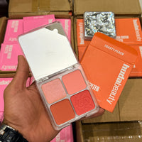 HUDA BEAUTY - Blush Filter Blurring Blushlighters Palette