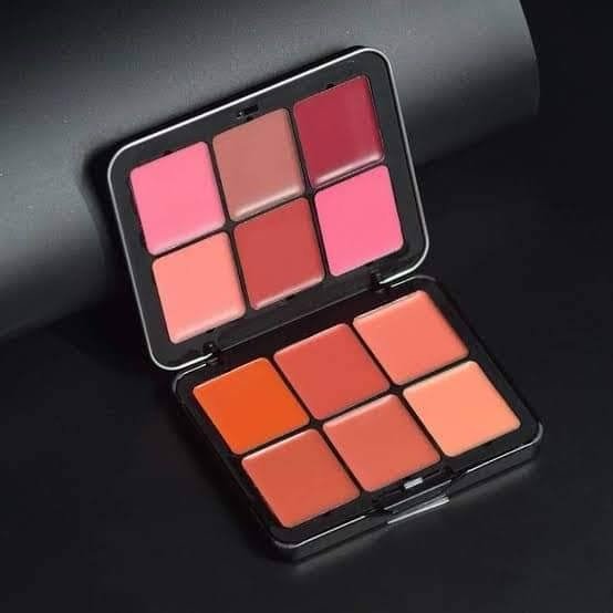 CARLA SECRET CREAM BLUSH PALETTE.